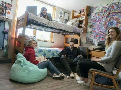 Which College Housing Option Should You Choose? College Housing Option