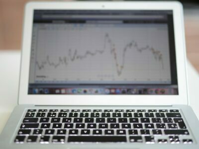 trade CFDs