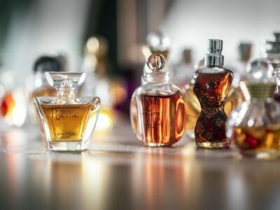 Cologne Vs. Perfume - What's the Difference? Cologne Vs. Perfume